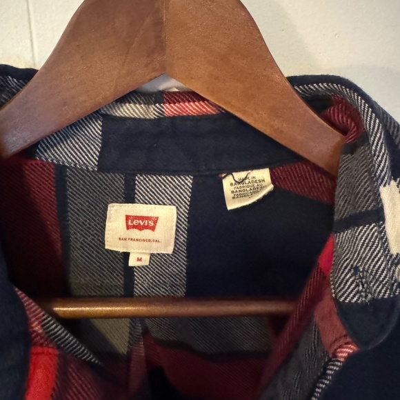 Levis Flannel - Picture 2 of 3